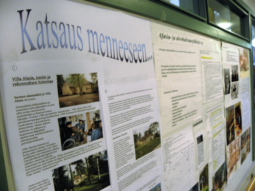 Valokuva Afasiakeskuksen historiaan liittyvästä hetkestä.